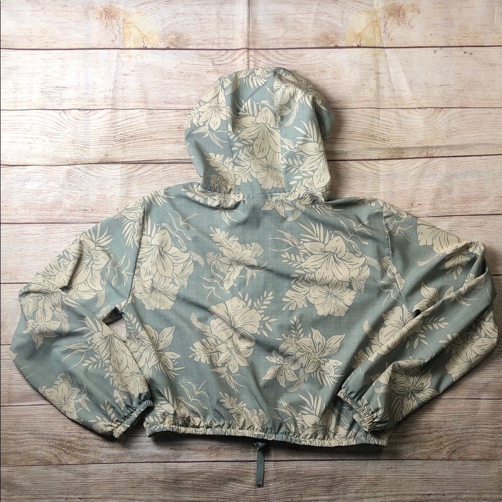 Hurley Lightweight Cropped Windbreaker - Picture 6 of 6